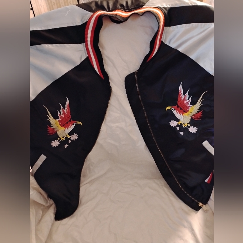 Embroidered Bird Design Jacket - Picture 2 of 5